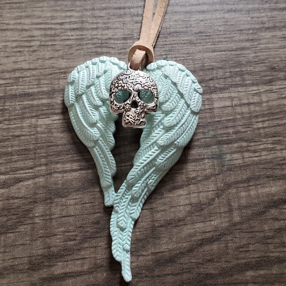 Skull Purse charm Heart Keychain, Keyring, Feather Keychain, Gift Idea f… - Picture 1 of 2